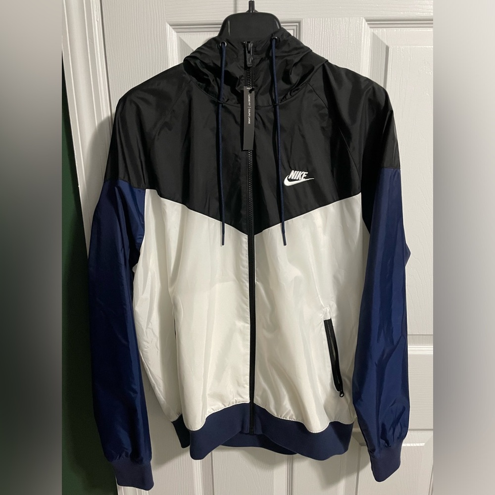 Nike Hooded Windbreaker Black/Navy/White Size Medium (NWT)